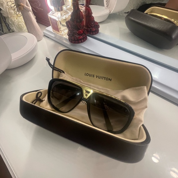 Louis Vuitton sunglasses - Picture 2 of 6